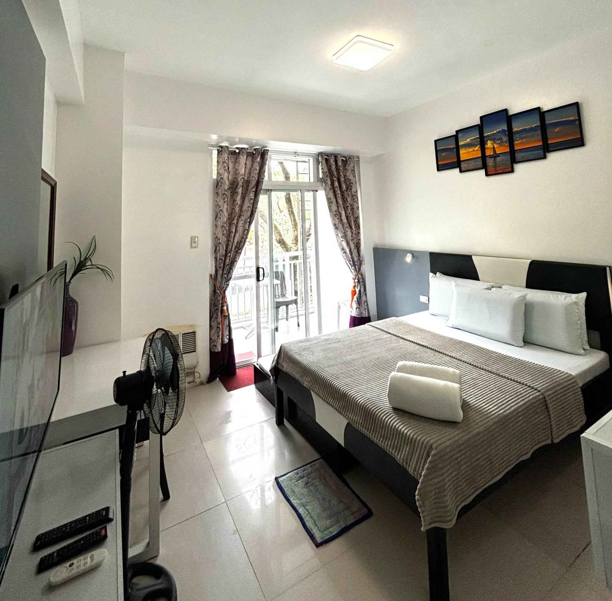 נסוגבו Beach Condos At Pico De Loro Cove - Wi-Fi & Netflix, 42-50"Tvs With Cignal Cable, Uratex Beds & Pillows, Equipped Kitchen, Balcony, Parking - Guest Registration Fee Is Not Included מראה חיצוני תמונה